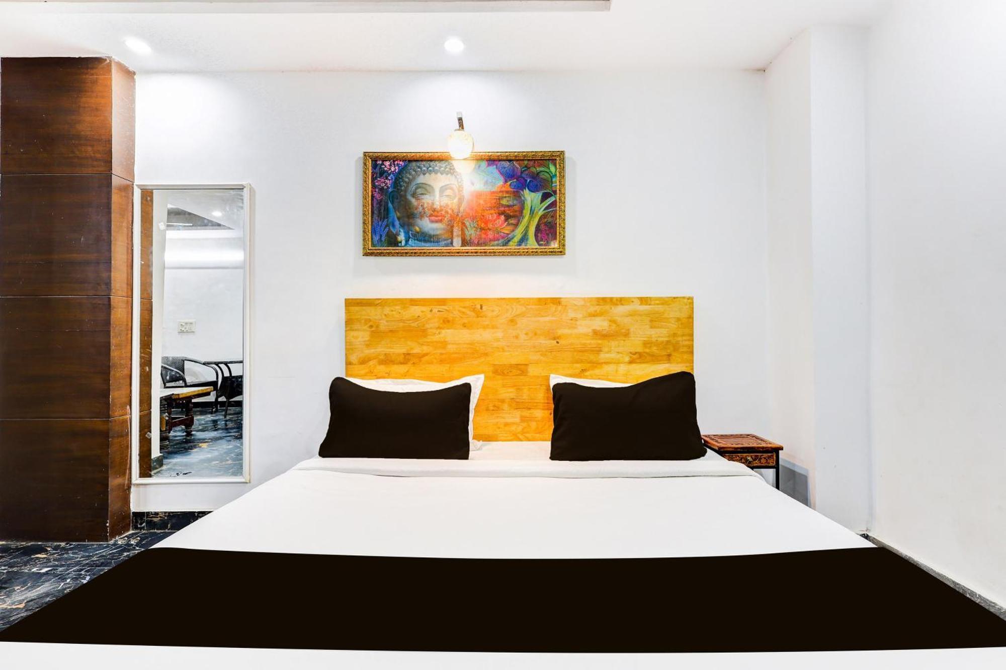 Hotel O Hari Nagar Ashram Нью-Дели Экстерьер фото
