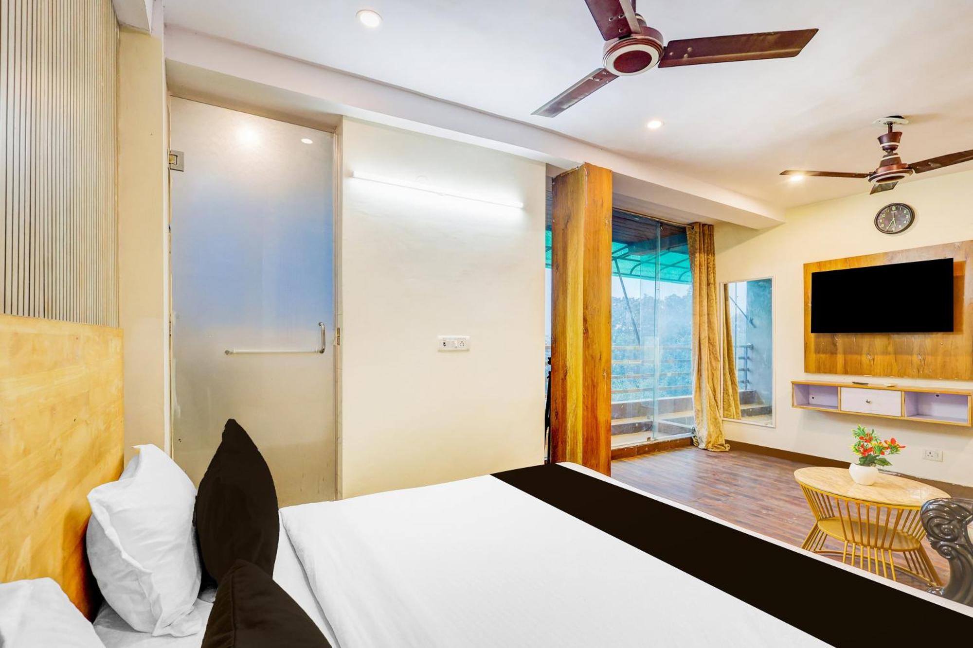 Hotel O Hari Nagar Ashram Нью-Дели Экстерьер фото