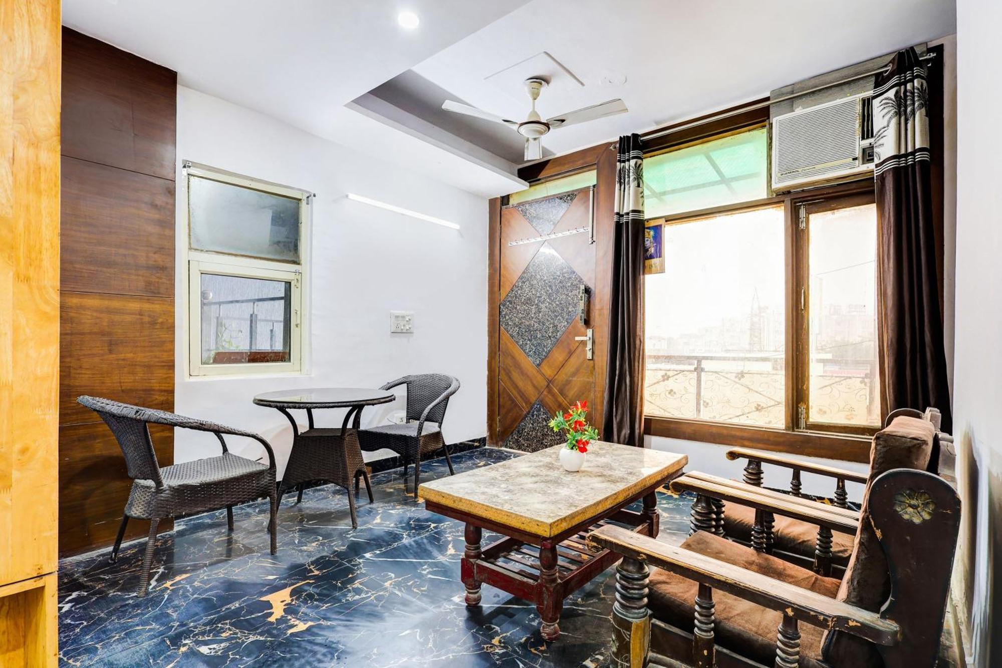 Hotel O Hari Nagar Ashram Нью-Дели Экстерьер фото