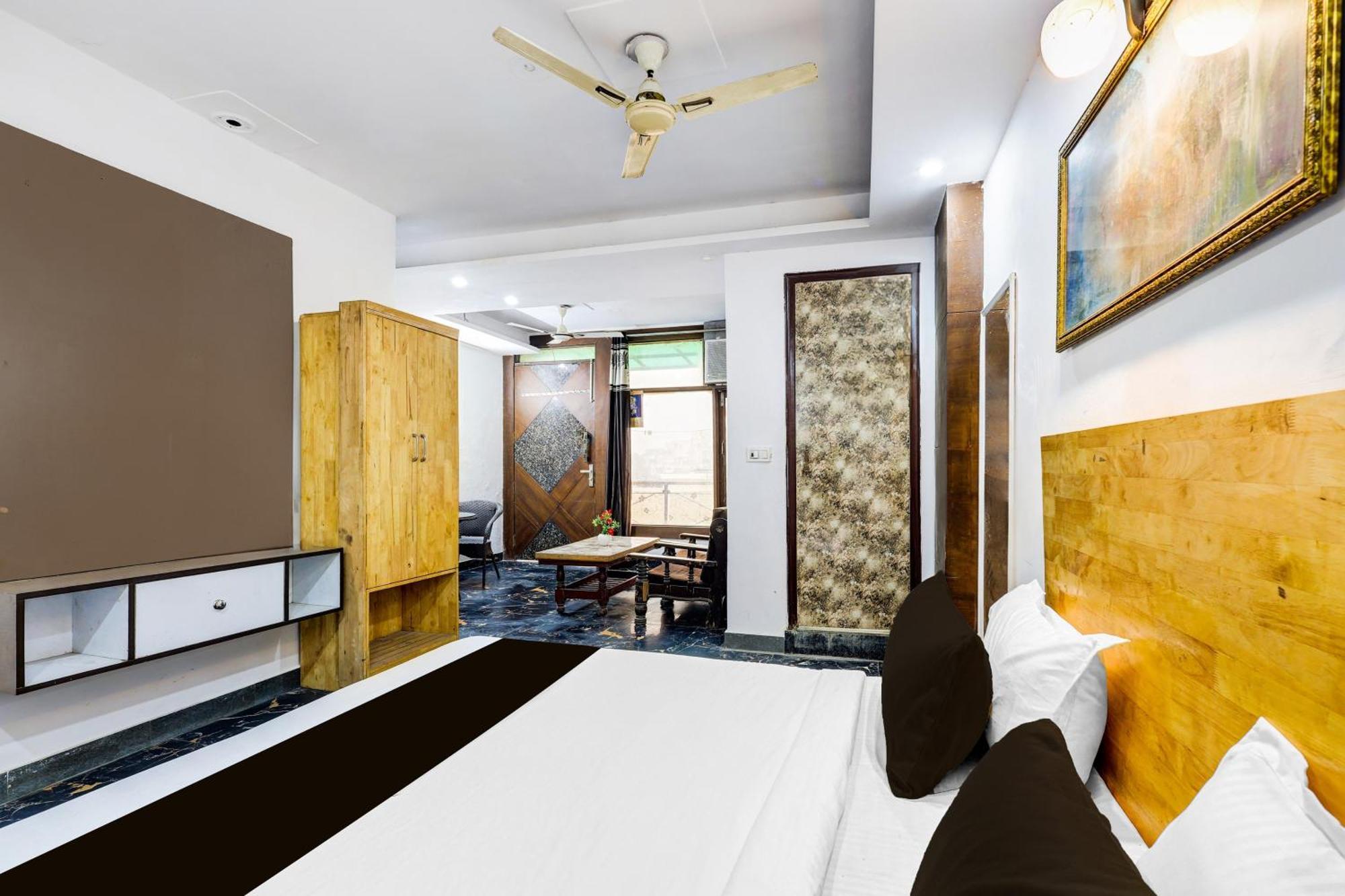 Hotel O Hari Nagar Ashram Нью-Дели Экстерьер фото