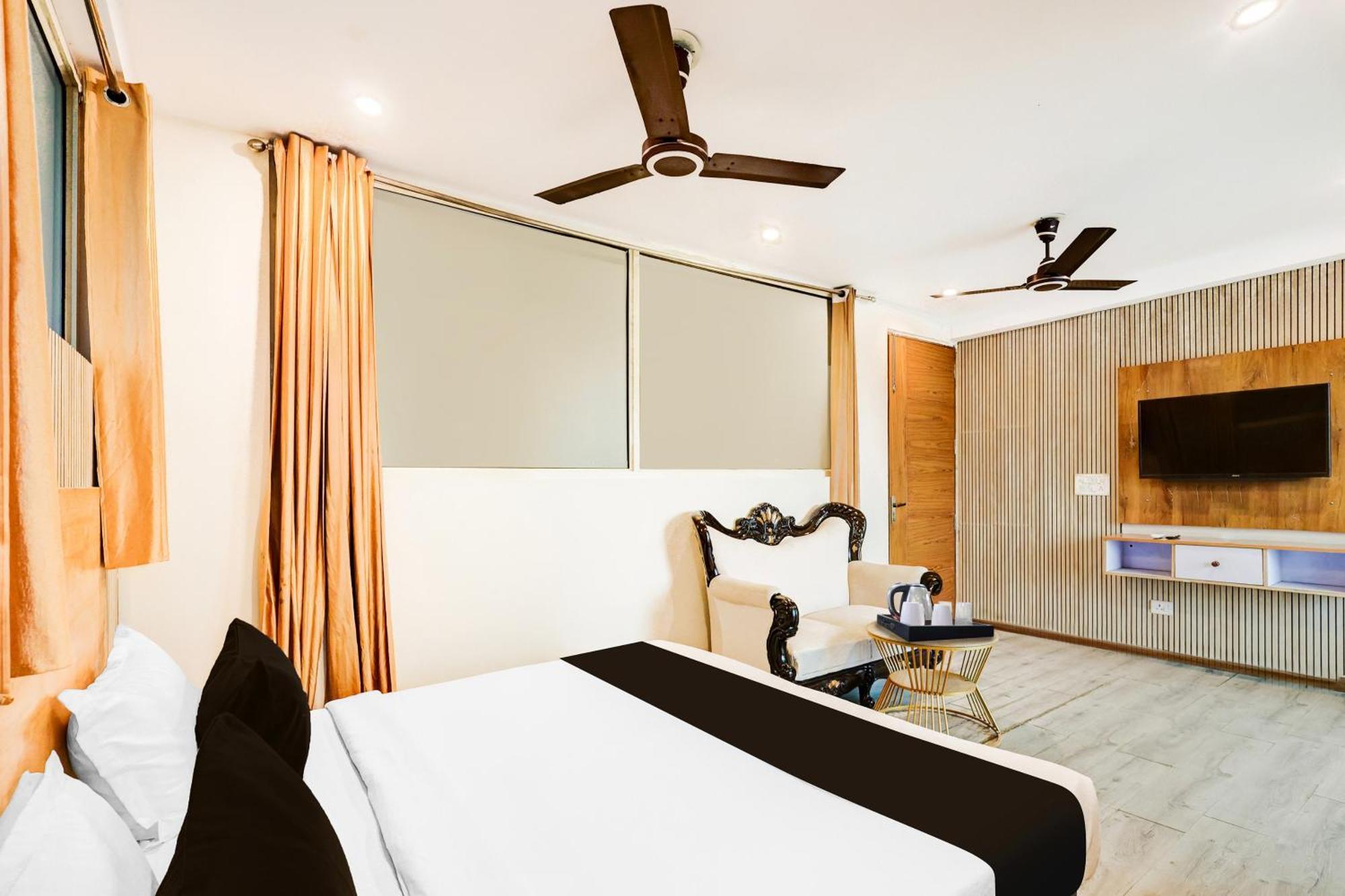 Hotel O Hari Nagar Ashram Нью-Дели Экстерьер фото