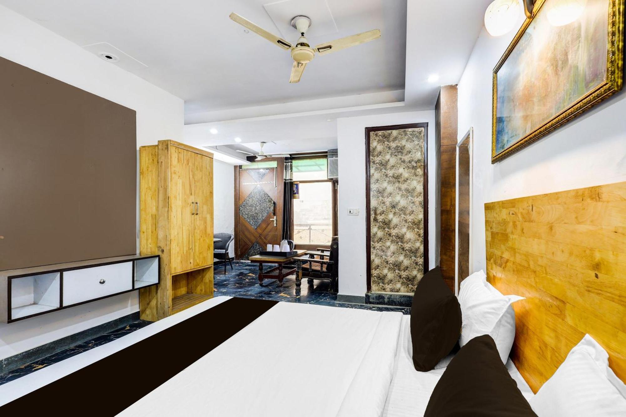 Hotel O Hari Nagar Ashram Нью-Дели Экстерьер фото